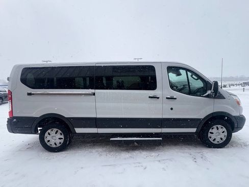 Used 2017 Ford Transit 350 XLT image 6