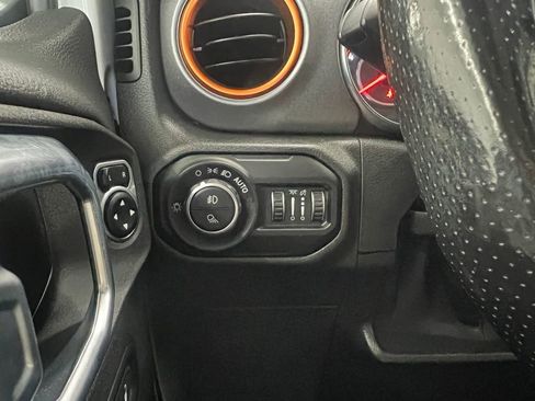 Used 2021 Jeep Gladiator Mojave AWD/4WD image 25