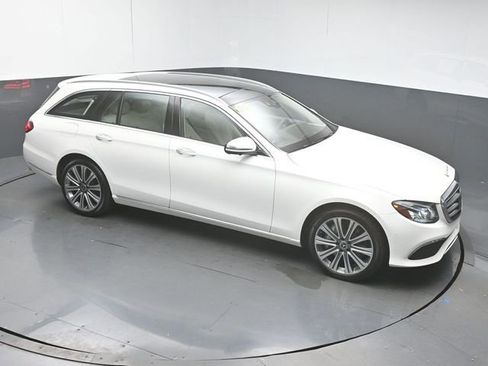 Used 2020 Mercedes-Benz E 450 4MATIC Wagon image 41