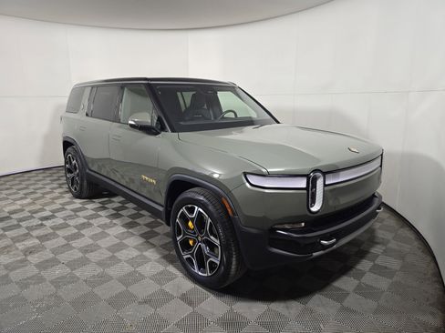 Used 2022 Rivian R1S Launch Edition image 7
