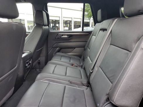 Used 2025 Chevrolet Tahoe Z71 AWD/4WD image 8