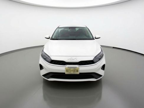 Used 2024 Kia Forte LXS image 2