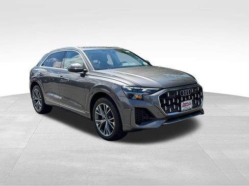 Used 2025 Audi Q8 Premium w/ Convenience Package AWD/4WD image 3