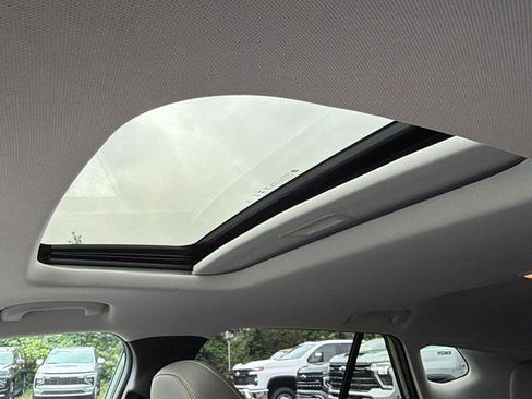 New 2026 Chevrolet Trax ACTIV w/ Sunroof Package FWD image 3