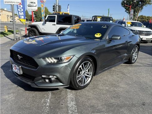Used 2016 Ford Mustang Premium image 9