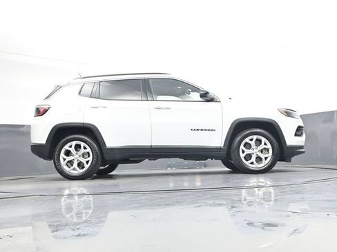 Used 2024 Jeep Compass Latitude AWD/4WD image 32