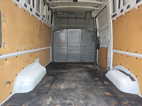 Used 2020 Nissan NV 3500 SL w/ Back Door Glass Package image 12