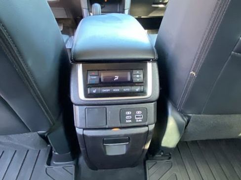 Certified 2023 Subaru Ascent Limited w/ Technology Package AWD/4WD image 16