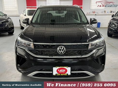Used 2022 Volkswagen Taos SE AWD/4WD image 3