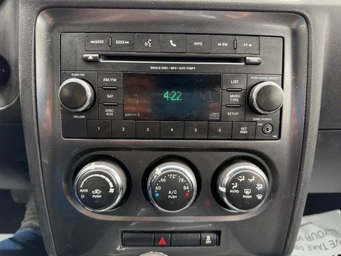 Used 2014 Dodge Challenger SXT RWD image 32