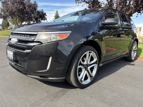 Used 2013 Ford Edge Sport w/ Driver Entry Pkg FWD image 3