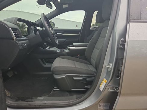 Used 2025 GMC Terrain Elevation image 3