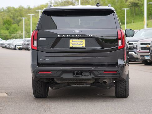Used 2025 Ford Expedition Active AWD/4WD image 4