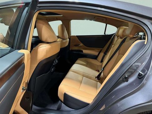 Used 2024 Lexus ES 250 w/ Premium Package AWD/4WD image 28