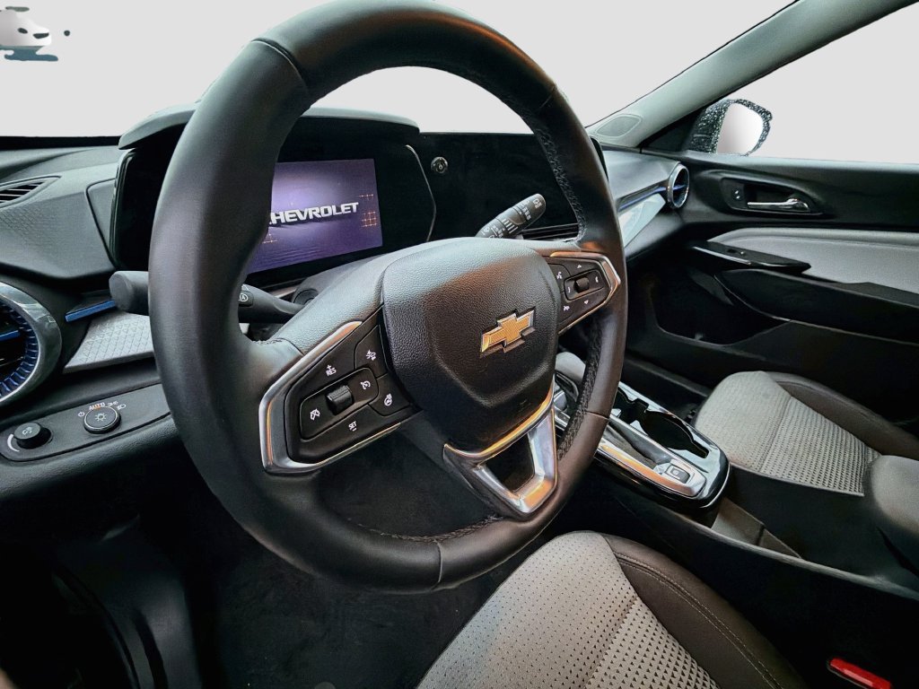 Used 2025 Chevrolet Trax LT w/ Driver Confidence Package FWD image 10
