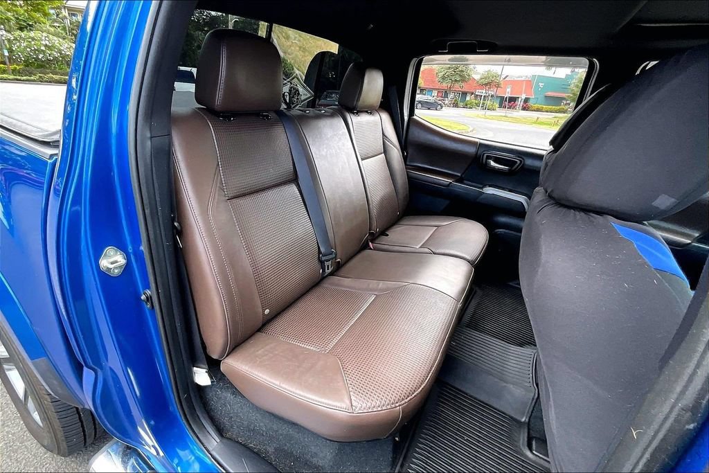 Used 2017 Toyota Tacoma Limited RWD image 29
