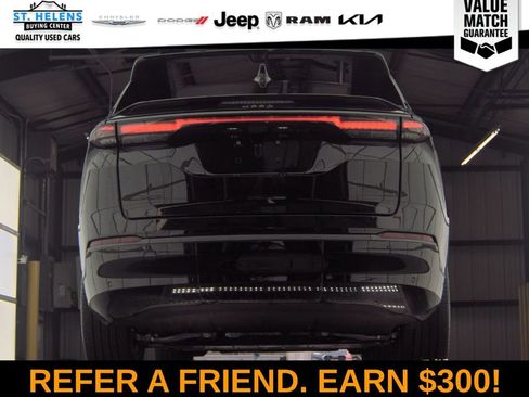 Used 2025 Jeep Wagoneer S Launch Edition image 14