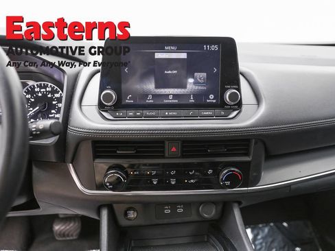 Used 2024 Nissan Rogue S AWD/4WD image 12