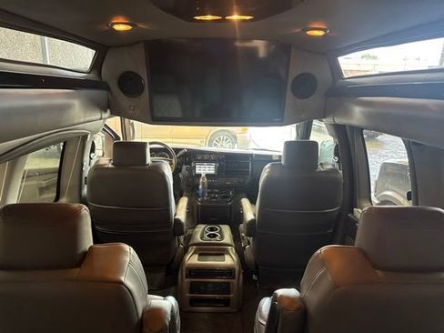 Used 2022 GMC Savana 2500 w/ Enhanced Convenience Package RWD image 8