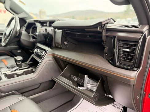 Used 2024 GMC Sierra 1500 AT4 w/ Technology Package image 34