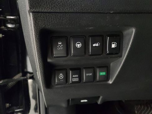 Used 2020 Nissan Rogue SL AWD/4WD image 13