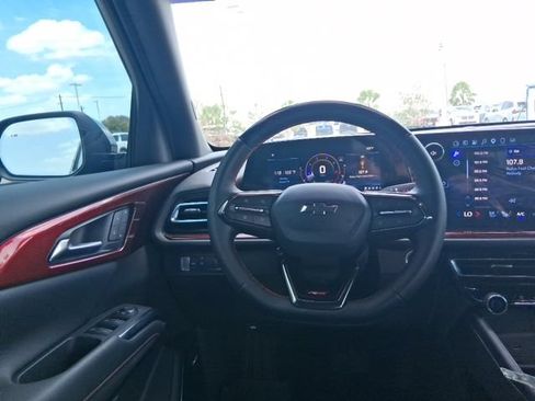 Used 2025 Chevrolet Traverse RS w/ LPO, Floor Liner Package FWD image 9