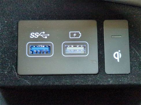 Certified 2025 Genesis GV70 3.5T Sport w/ Sport Advanced Package image 21