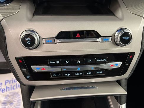 Used 2023 Ford Explorer XLT w/ Equipment Group 202A image 13