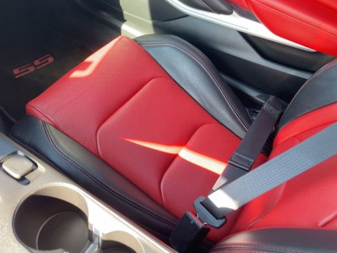 Used 2018 Chevrolet Camaro SS image 30