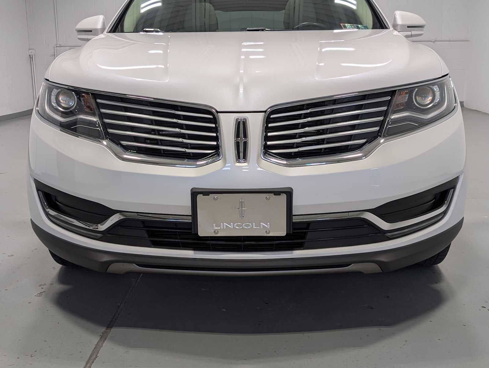 Used 2018 Lincoln MKX Reserve w/ Lincoln MKX Climate Package AWD/4WD image 2
