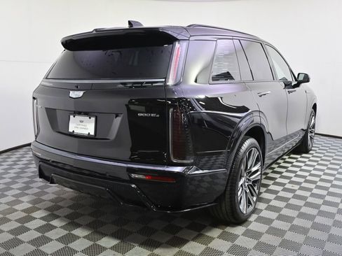Certified 2026 Cadillac Vistiq Premium Luxury w/ LPO, Floor Liner Package AWD/4WD image 6