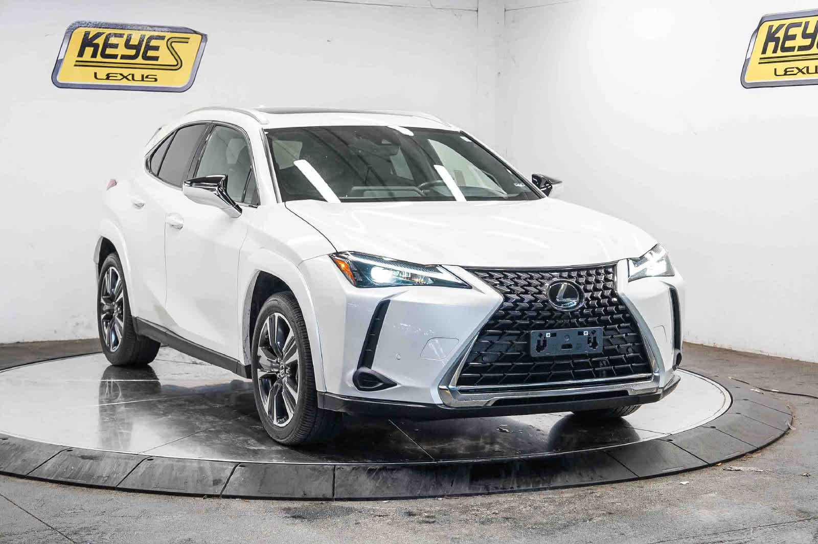 Used 2024 Lexus UX 250h FWD w/ Premium Package image 5