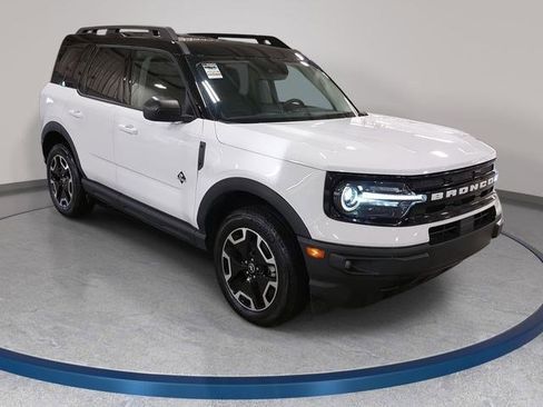 Used 2024 Ford Bronco Sport Outer Banks w/ Tech Package AWD/4WD image 3
