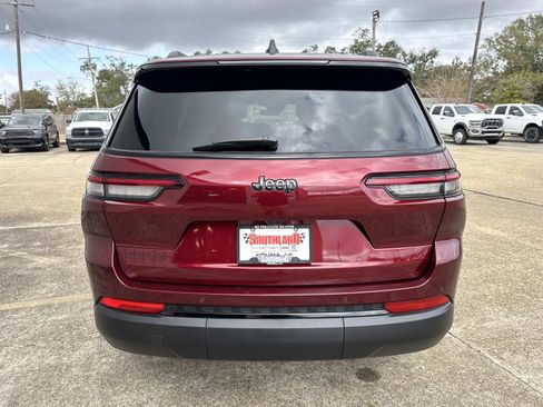 New 2025 Jeep Grand Cherokee L Altitude image 5