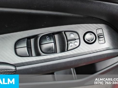 Used 2025 Nissan Altima 2.5 SV FWD image 38