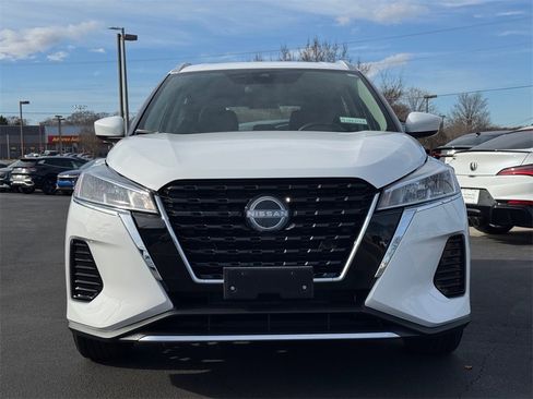 Used 2024 Nissan Kicks SV image 8