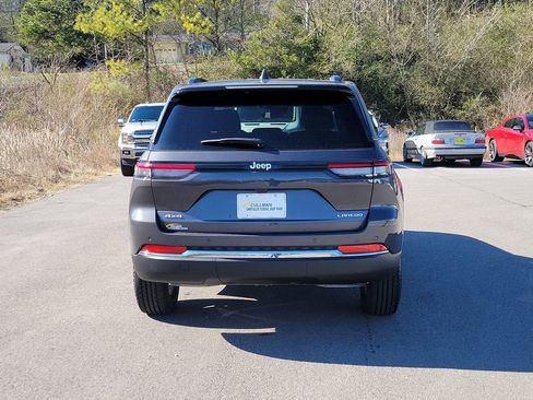 New 2025 Jeep Grand Cherokee Laredo image 4