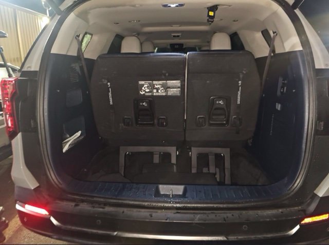 Used 2025 Kia Carnival SX FWD image 16
