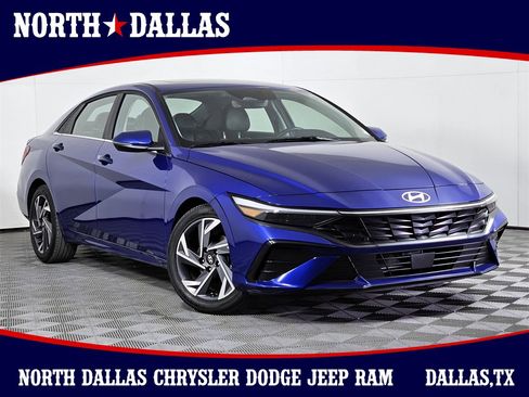 Used 2025 Hyundai Elantra Limited image 1