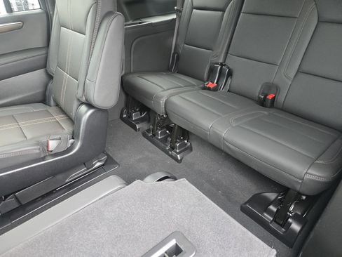 New 2026 Chevrolet Suburban High Country image 22