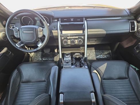 Used 2017 Land Rover Discovery HSE Luxury image 9