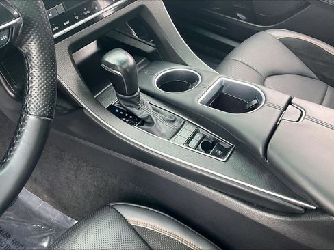 Used 2022 Toyota Avalon XSE image 22