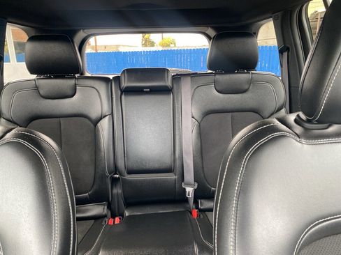 Used 2024 Jeep Grand Cherokee Altitude image 32