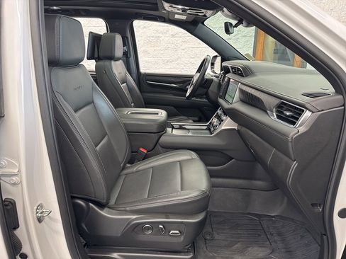 Used 2024 GMC Yukon XL Denali w/ Advanced Technology Package image 58