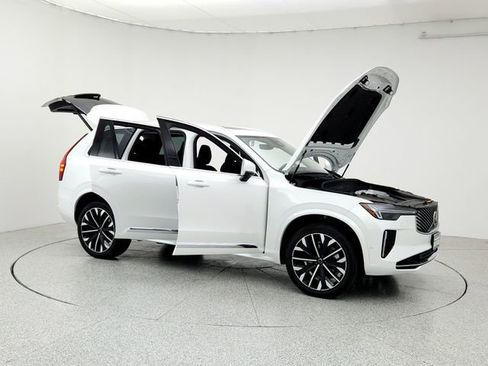 New 2025 Volvo XC90 B6 Plus w/ Protection Package Premier image 10