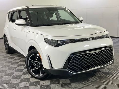 Used 2025 Kia Soul EX image 42