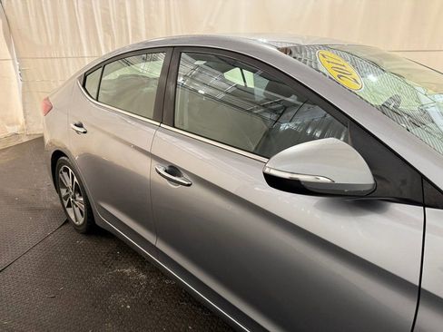 Used 2017 Hyundai Elantra Limited image 13