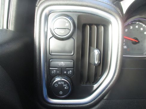 Used 2019 Chevrolet Silverado 1500 LT w/ Texas Edition image 17