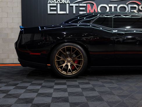 Used 2016 Dodge Challenger SRT Hellcat RWD image 14