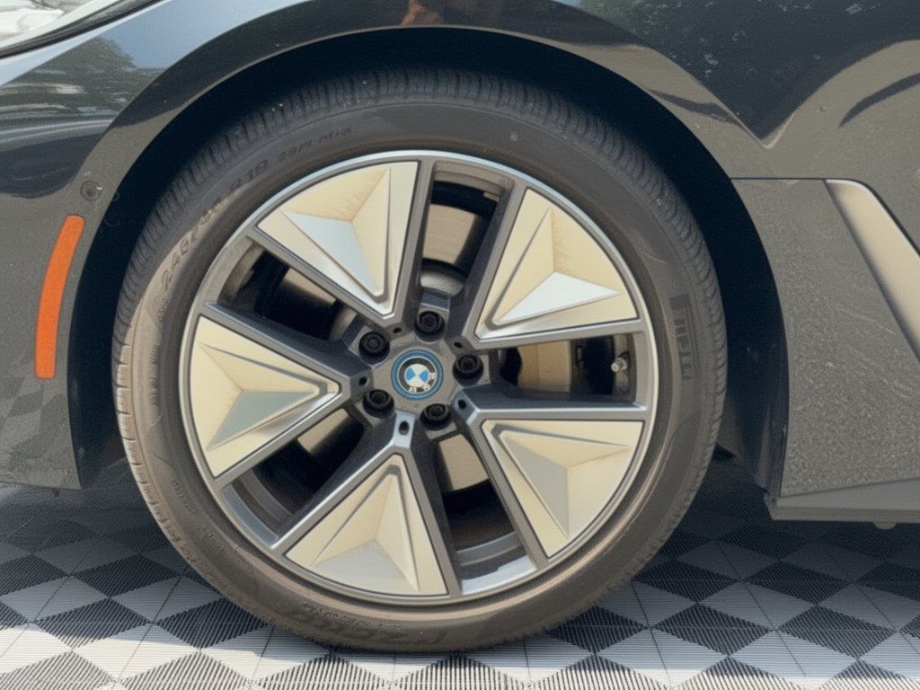 Used 2024 BMW i4 eDrive35 w/ Premium Package RWD image 13